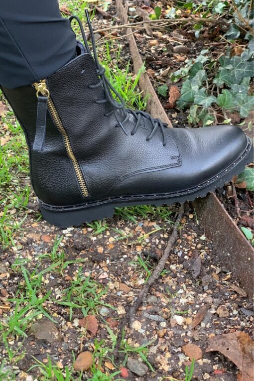 black boot/gold zipper - TAN200009