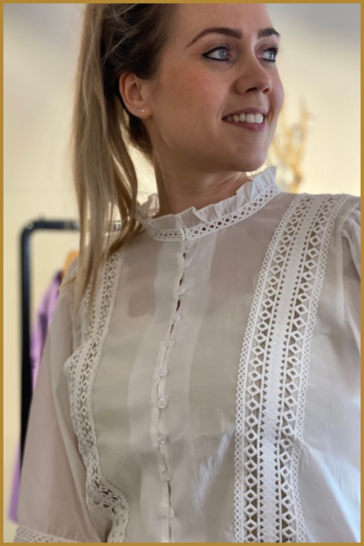 INUZ - Blouse Mila - wit - INU230024 - Afbeelding 2