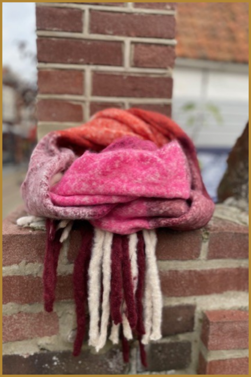 INUZ - Sjaal ombre multi pink -YEH230011