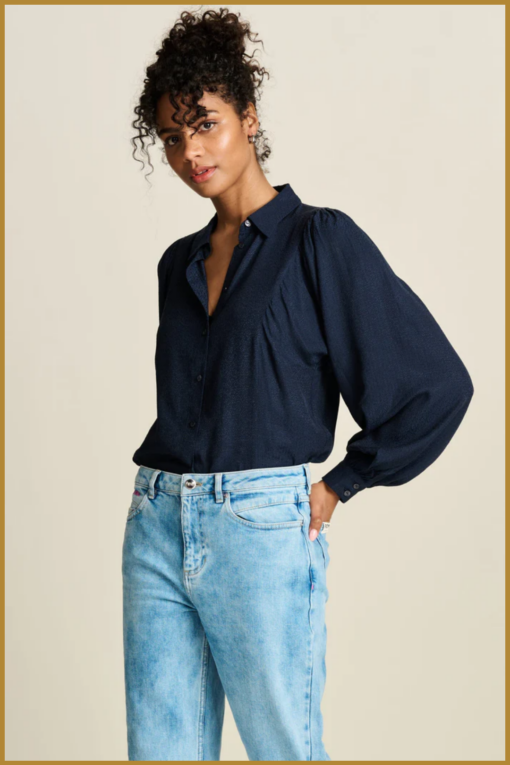 stijlvolle damesblouse – POM Sparkle Blue in donkerblauw
