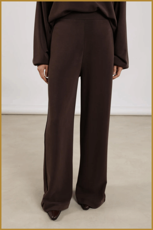Nukus-Gaia pants dark chocolate-NUK250136