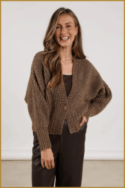 Nukus-Jolijn cardigan light fango-NUK250131