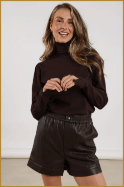 Nukus-Silvi pullover dark chocolate-NUK250125