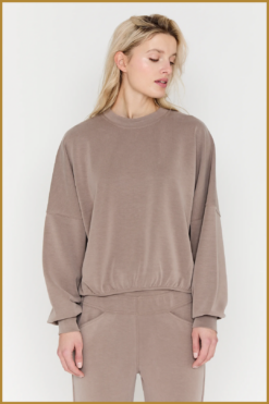 MSCW- 66-04-Again bruin-MOS250069